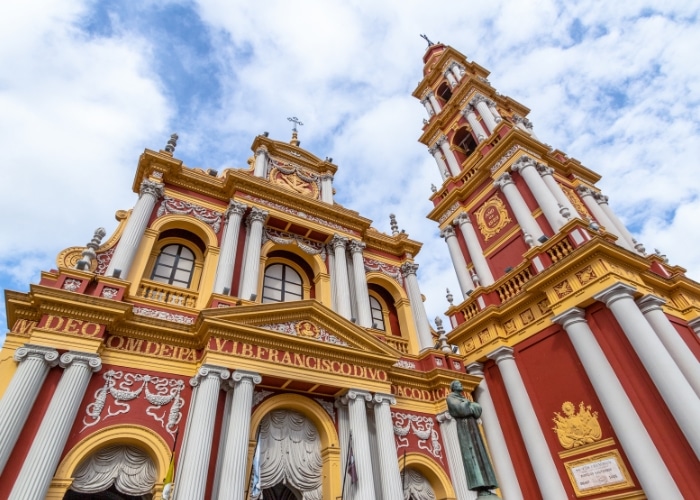 1. Comprar en el mercado artesanal