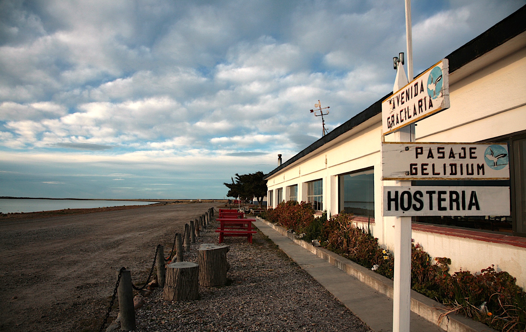 Bahía Bustamante Lodge (Solo Alojamiento)