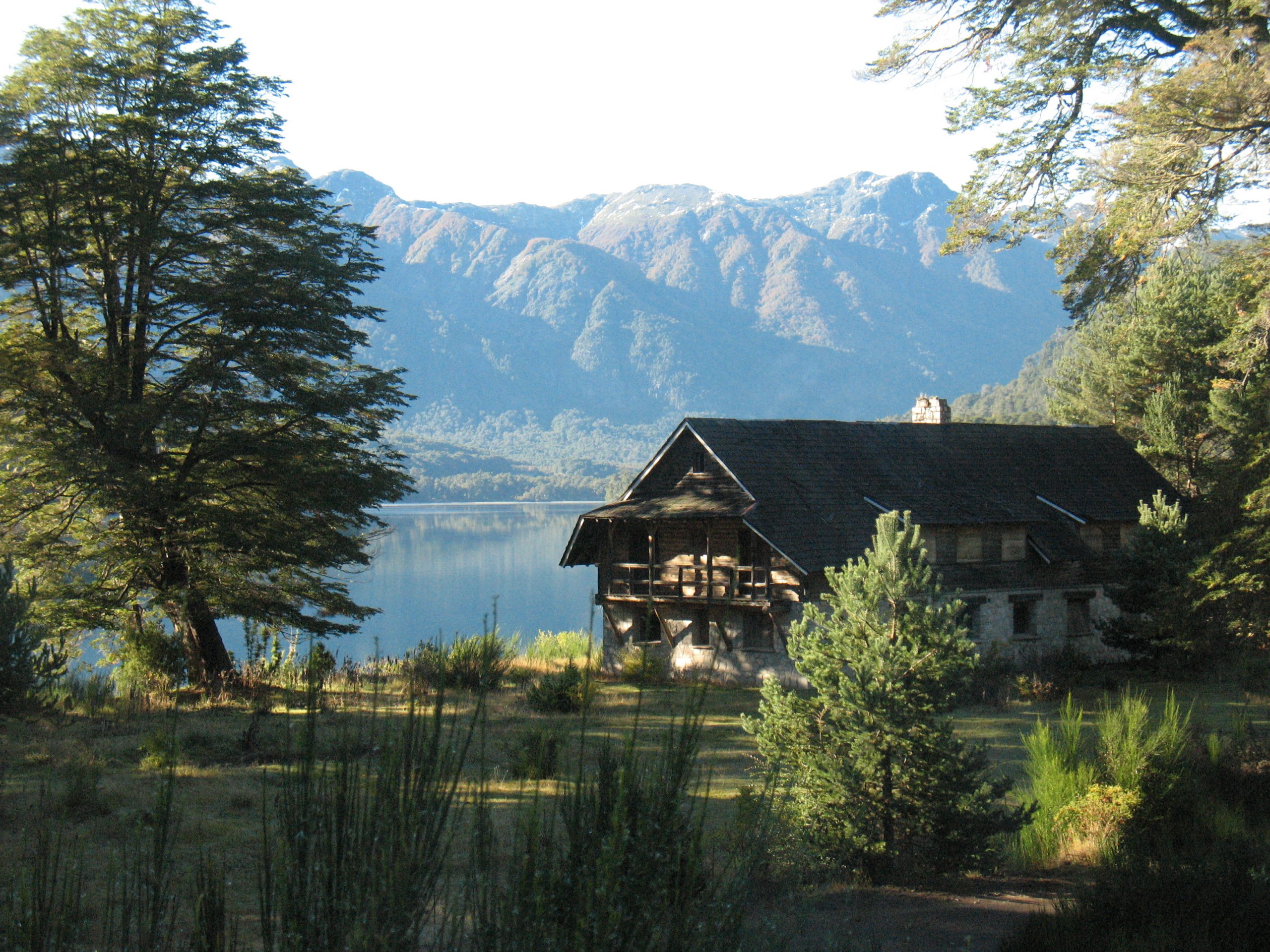 Los Lagos (Alojamientos y Auto de alquiler)
