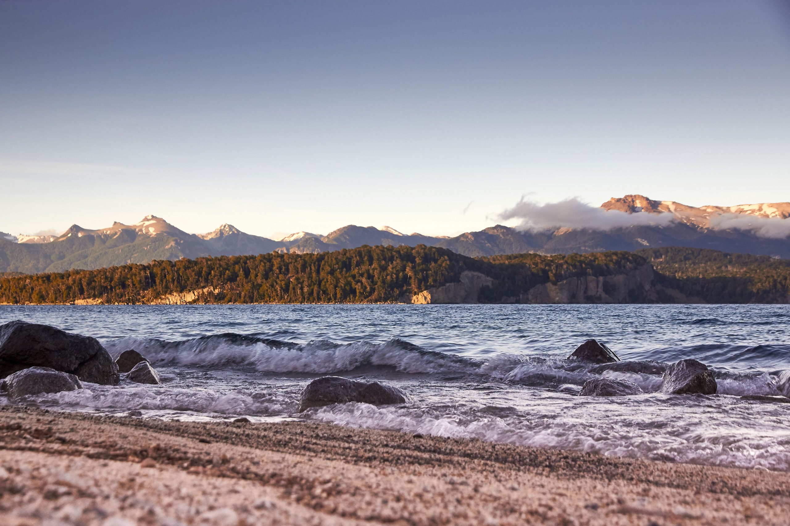 Los Lagos (Alojamientos y Auto de alquiler)