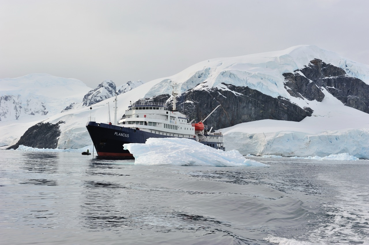 Crucero Antartida - Basecamp : camping, kayak, raquetas de nieve y montañismo en la Antartida
