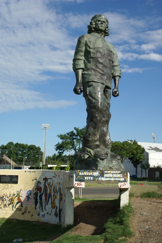 Visite el lugar de nacimiento y la estatua del Che Guevara