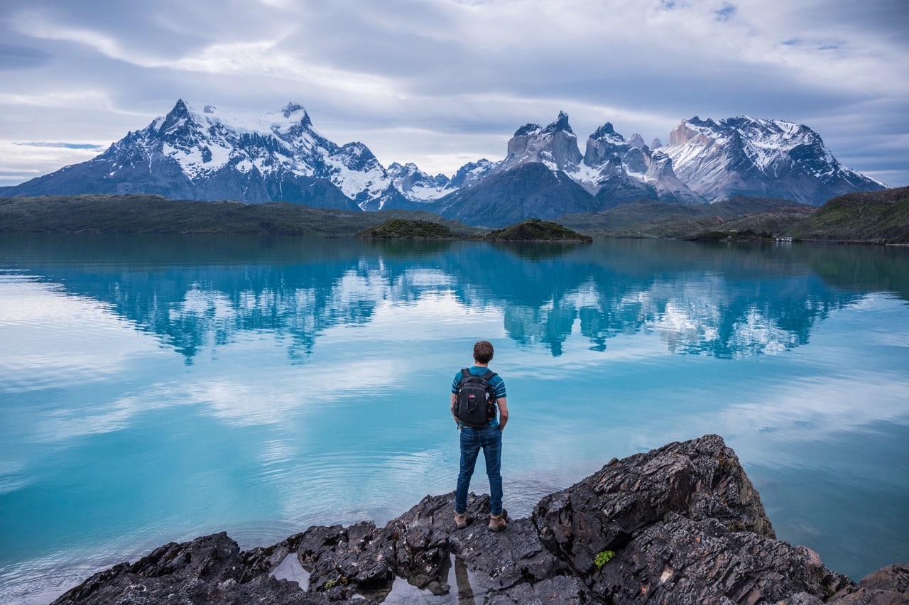 A breathtaking view of the mountains in Patagonia, perfect for those planning a trip to Patagonia for a three week itinerary.